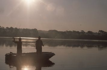 pecheurs au lever du soleil